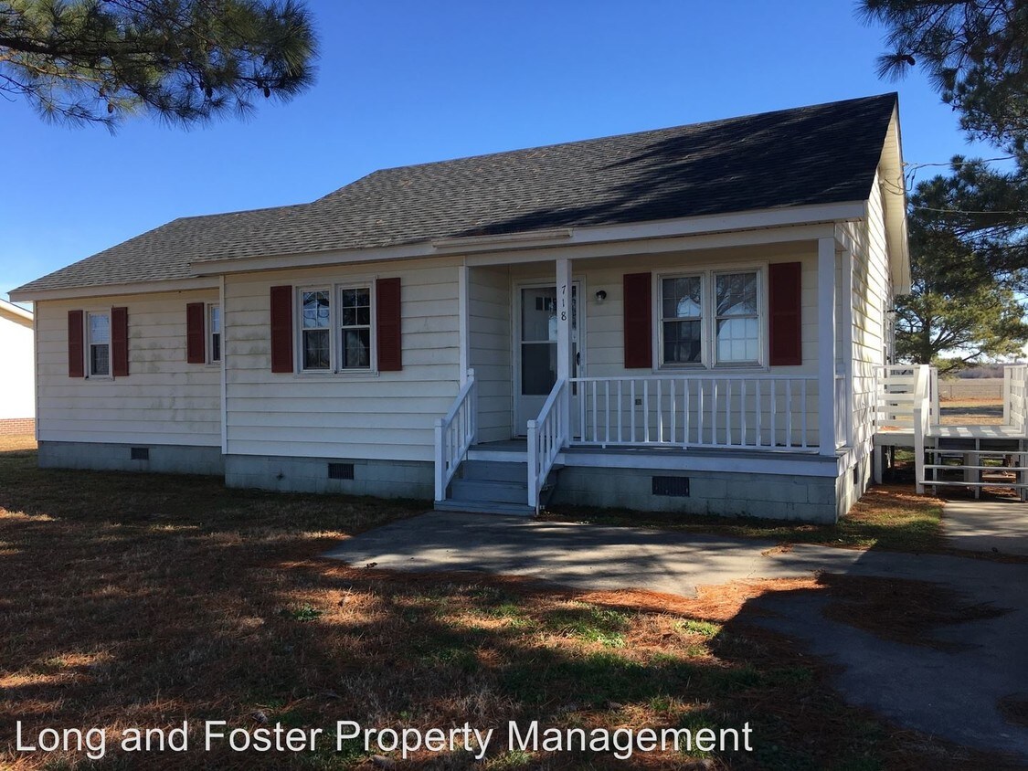 Primary Photo - 3 br, 1.5 bath House - 718 Glade Rd.