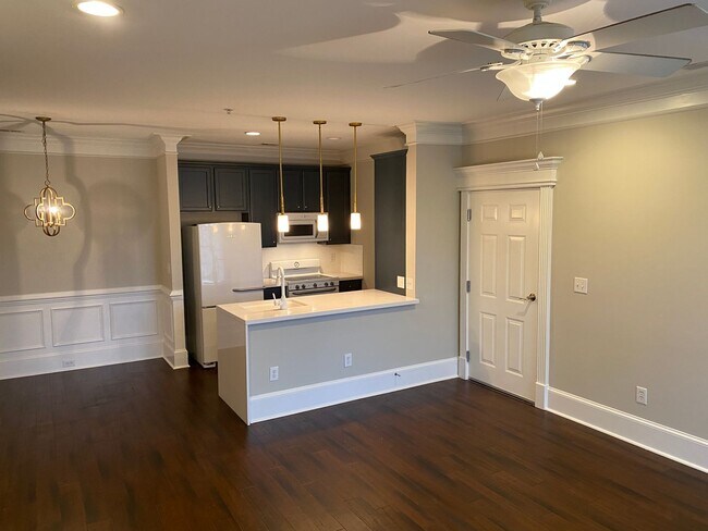 Foto del edificio - 824 Waterford Lake Dr