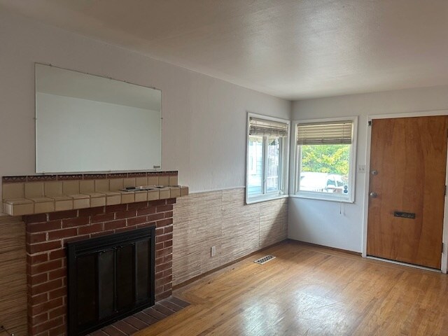 Foto del edificio - 1606 Elm St