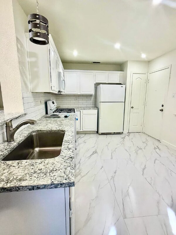 Foto del edificio - 2100 Riverplace Dr