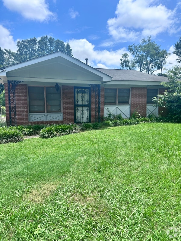 Building Photo - 3066 Tyler Rd