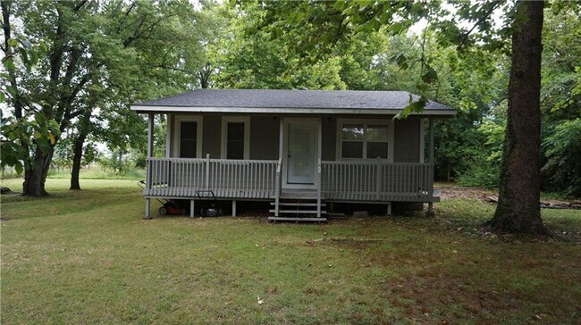 Building Photo - 2 Bedroom, 1 Bath Home in Farmington!