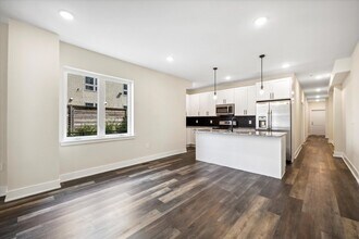 Building Photo - 1804 W Berks St