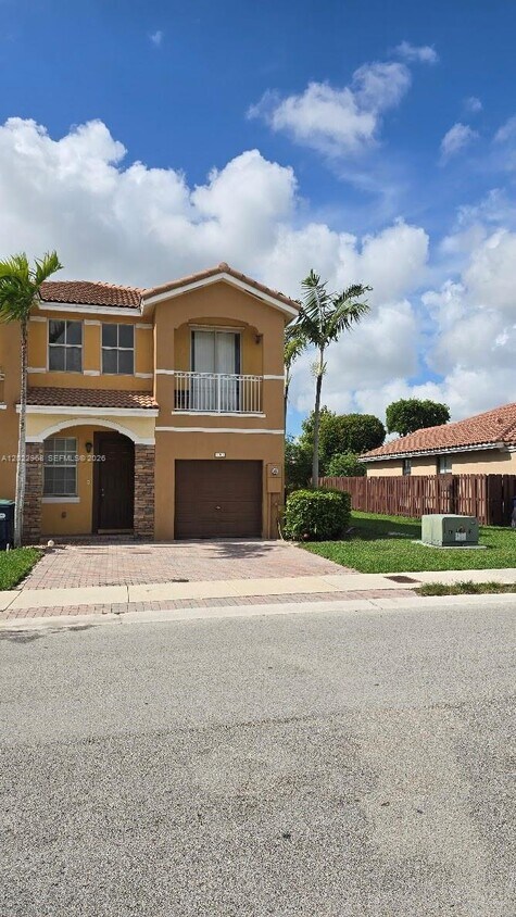 Foto del edificio - 10201 NW 10th St