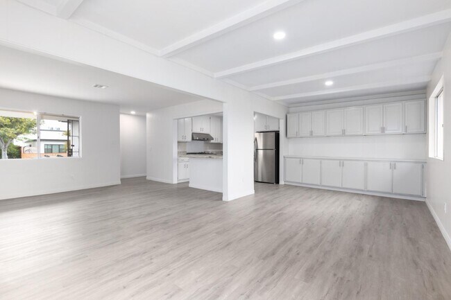 Foto del edificio - 4810 Iroquois Ave