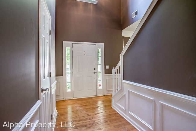 Building Photo - 4 br, 2.5 bath House - 107 Waterton Way