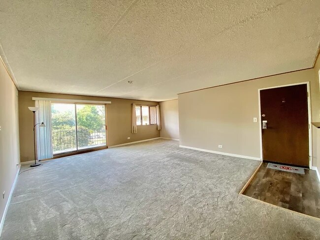 Foto del edificio - 5S070 Pebblewood Ln