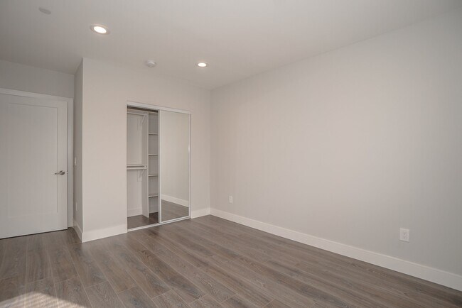 Foto del edificio - 1253 North Kingsley Drive, Unit 1253 1/2