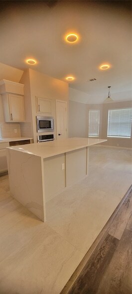 Building Photo - 2909 Madison Ct