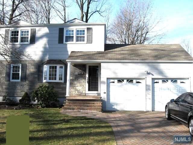 Primary Photo - 100 Romano Dr