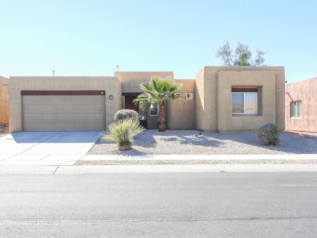 Building Photo - 4 Bedroom 2 Bath Home