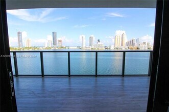 Building Photo - 5000 Island Estates Dr