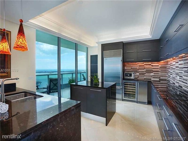 Foto del edificio - 900 Biscayne Blvd