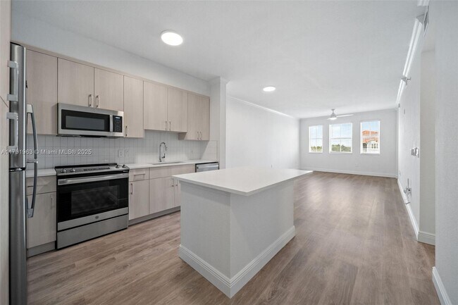 Foto del edificio - 10170 SW 7th St