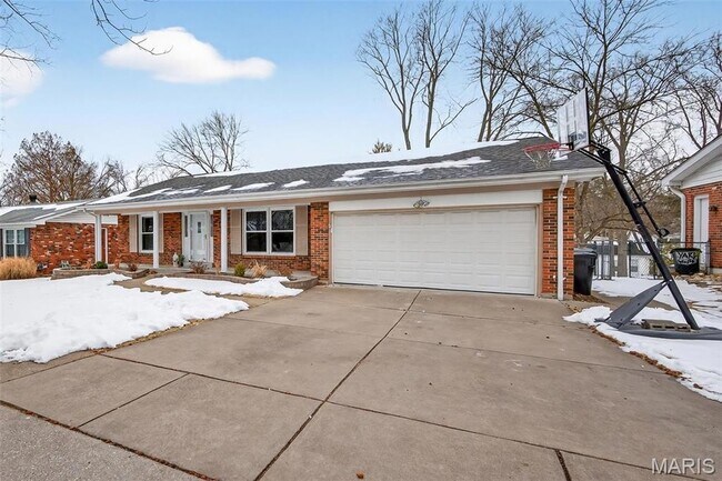 Building Photo - 1203 Dorne Dr