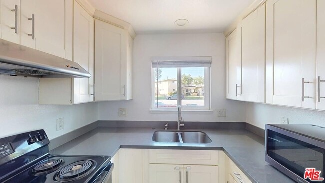 Foto del edificio - 2129 Monroe St