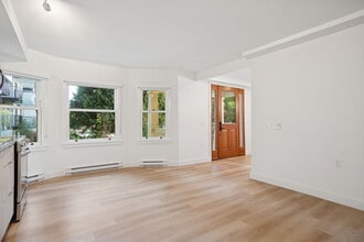 Building Photo - Eastward