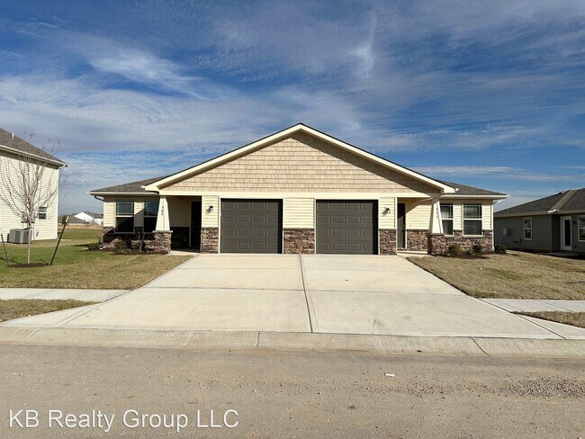 Foto del edificio - 3 br, 2 bath House - 309 SE Rose Garden Lane