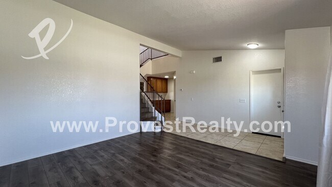 Foto del edificio - 3 Bed, 2.5 Bath Home with Downstairs Prima...