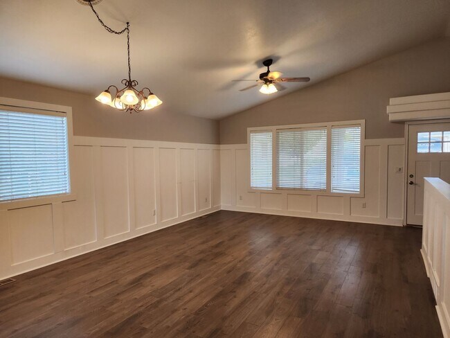 Foto del edificio - Beautiful 4 Bd Home in Draper