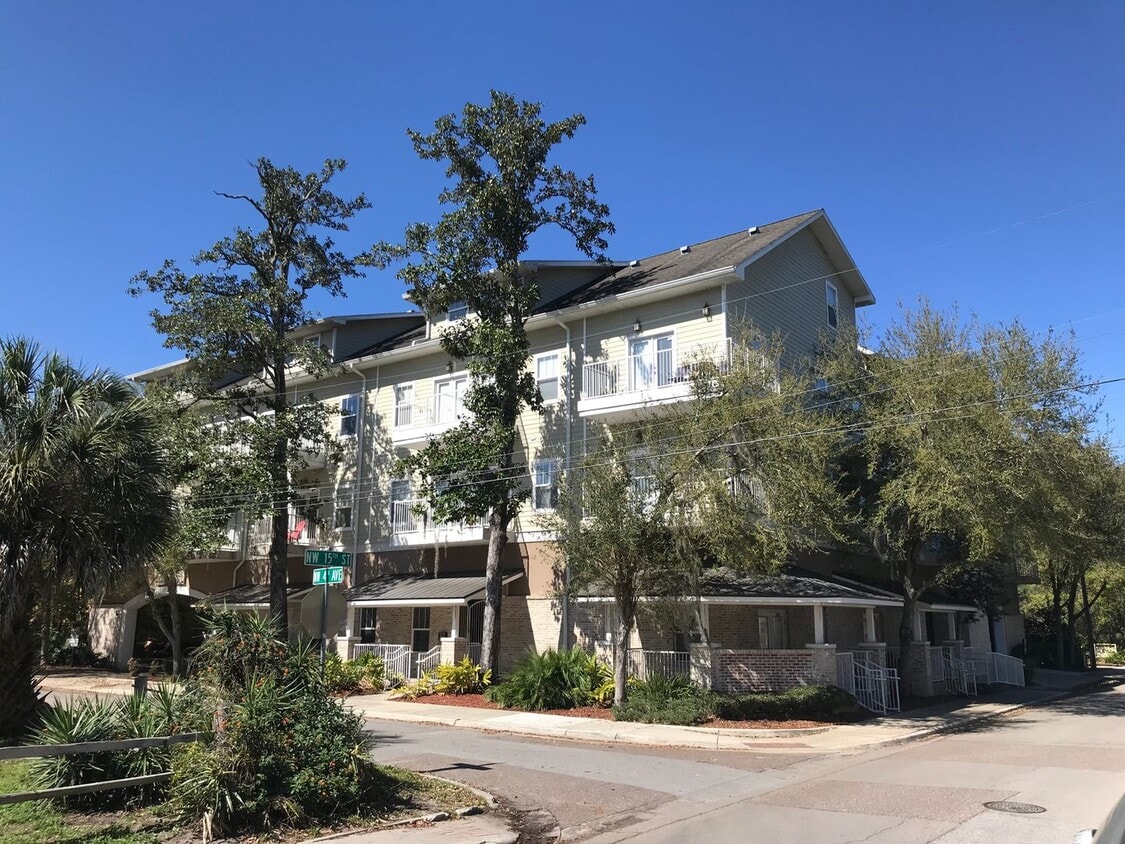 Lion's Gate - Private 2 Bedroom, 2 Bathroom Apartment in Midtown - Lion's Gate - Private 2 Bedroom, 2 Bathroom Apartment in Midtown