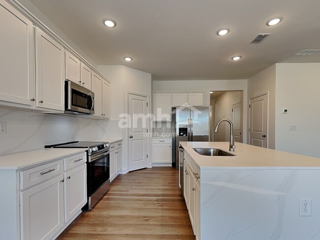 Building Photo - 1515 Soapstone Rd