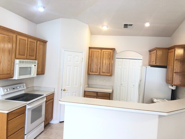 Foto del edificio - 3 bed 2 bath home for rent in Hurricane