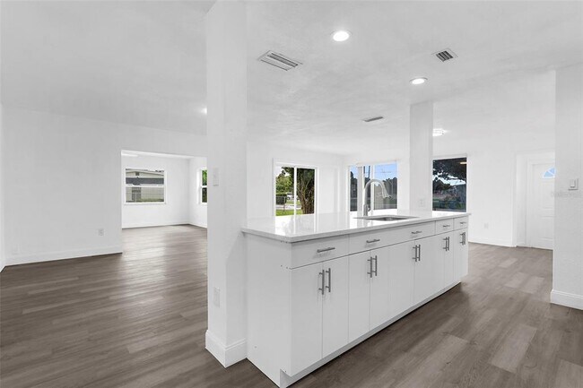 Foto del edificio - 21530 Glendale Ave