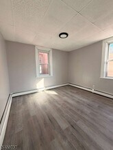 Building Photo - 134 E Jersey St
