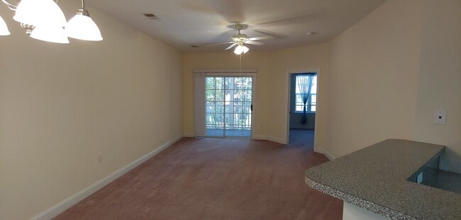 Building Photo - 105 Fountain Pointe Ln