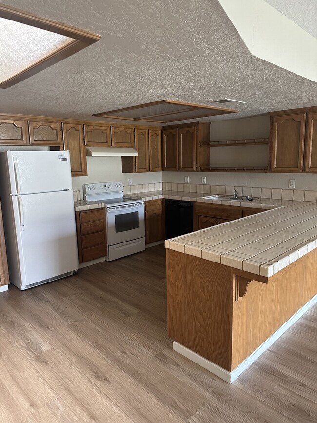 Foto del edificio - 49400 River Park Rd