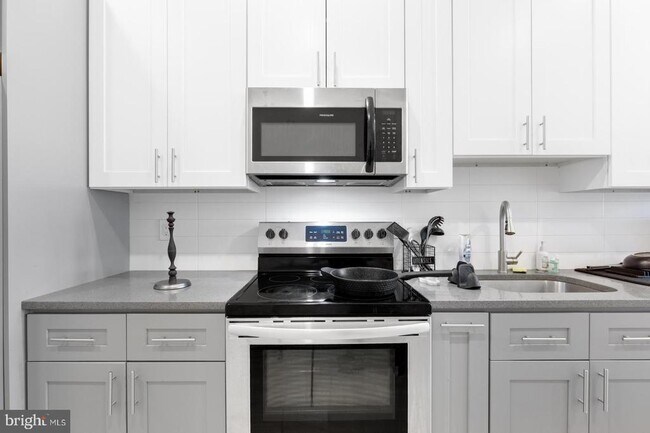 Foto del edificio - 1702 Point Breeze Ave