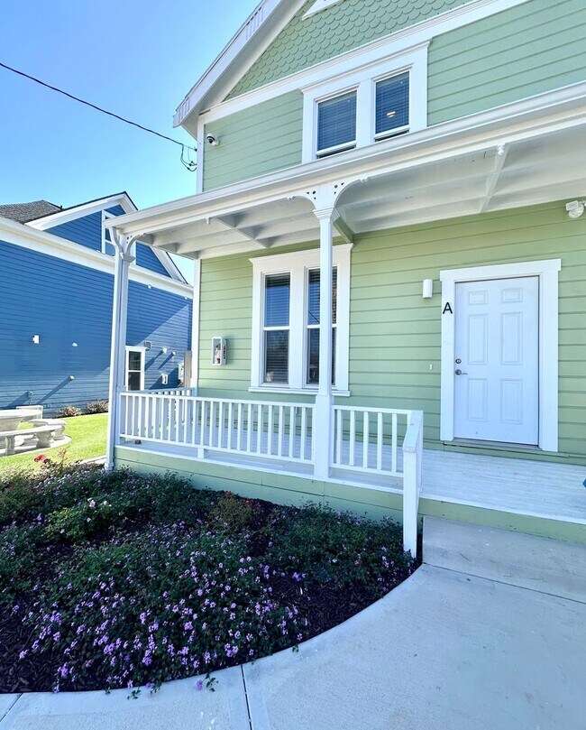 Building Photo - Third Avenue Duplex