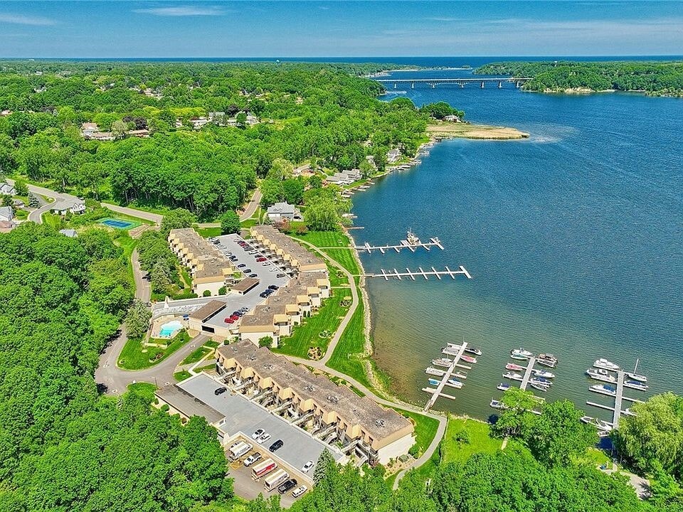 Primary Photo - 265 Bay Village Dr