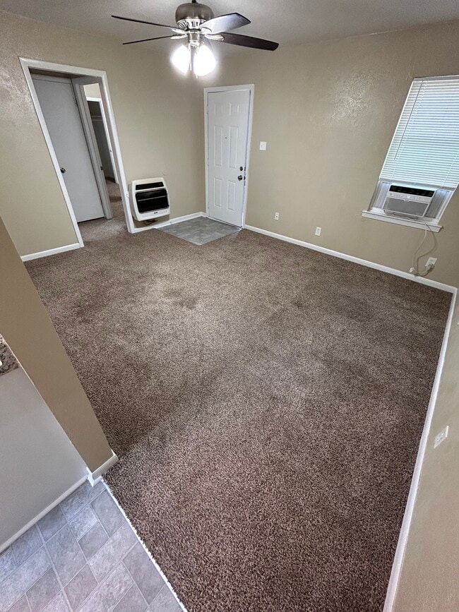 Foto del edificio - 716 Sunny Ln