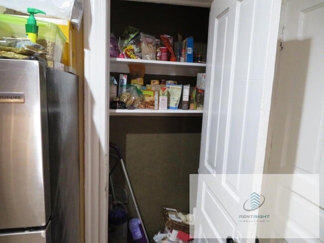 Building Photo - 1311 N Bosworth Ave