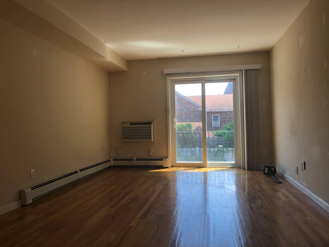 Primary Photo - 3226 Johnson Ave