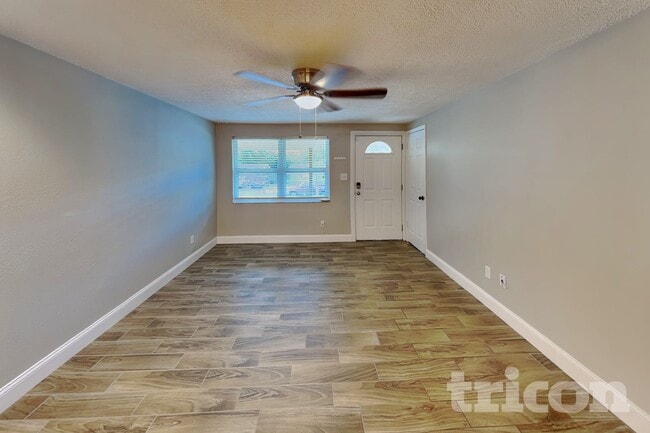 Foto del edificio - 1705 Coppertree Dr