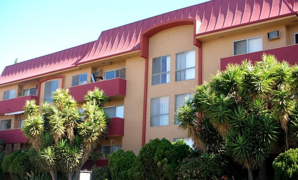 Foto principal - 1330 N Orange Dr