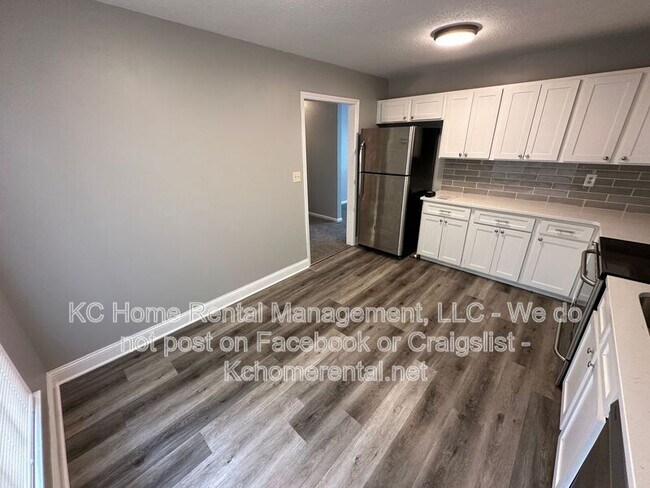 Foto del edificio - 708 NW Mock Ave