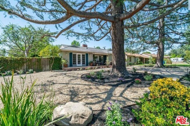 Building Photo - 5501 Cantaloupe Ave