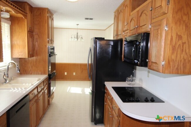 Foto del edificio - 1606 Hughes Ave