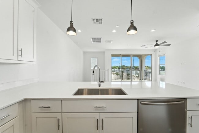 Foto del edificio - Like New Luxurious Model Home in Warner Meadows!