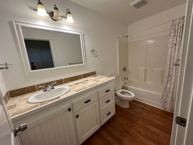 Foto del edificio - 401 Abby Rd