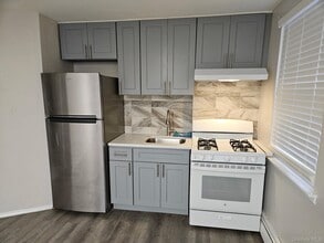 Building Photo - 1259 E 68 St