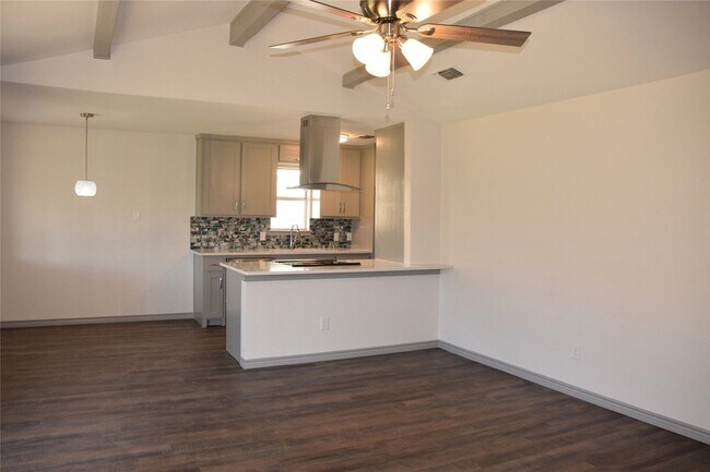 Foto del edificio - 811 Meadowlark Dr