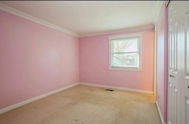 Foto del edificio - 923 Jeffery Ct