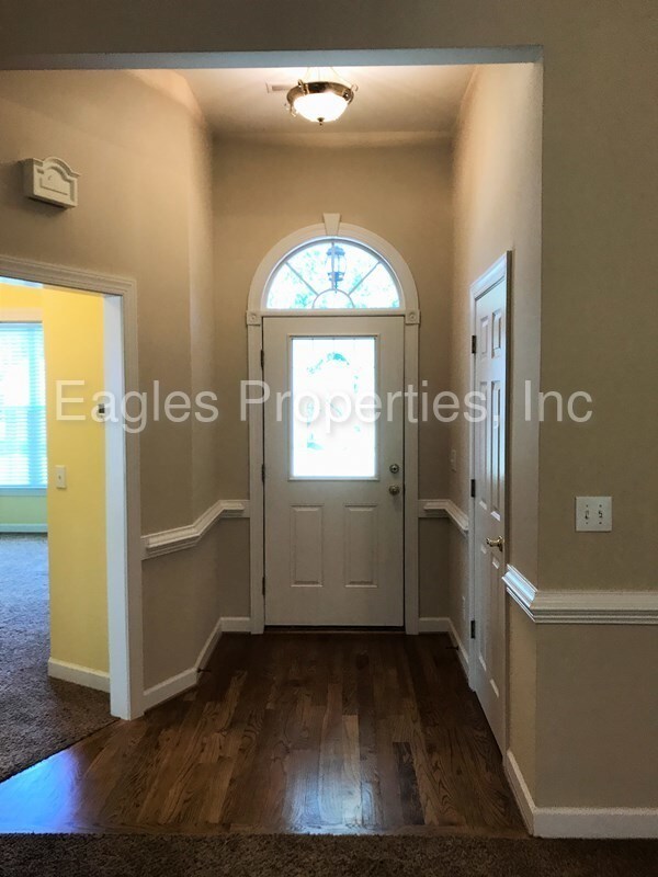 Building Photo - 206 Commonsgate Dr