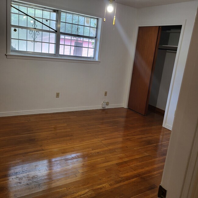 Building Photo - 1007 Linden Dr