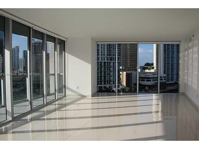 Foto del edificio - 465 Brickell Ave